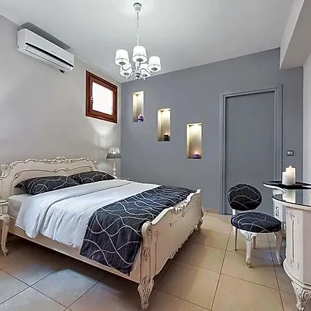 Centro House In The Heart Of Fira Town 5 Guests
