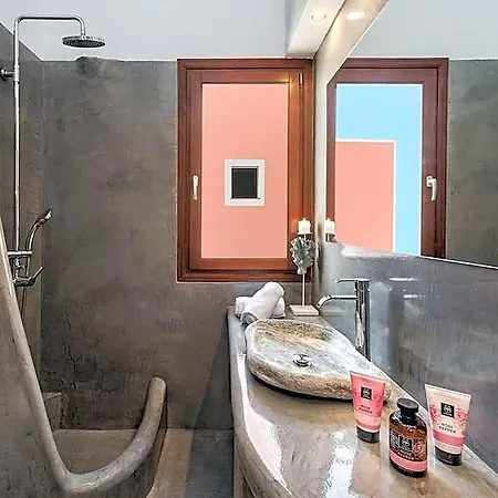 Centro House In The Heart Of Fira Town 5 Guests Santorini Island